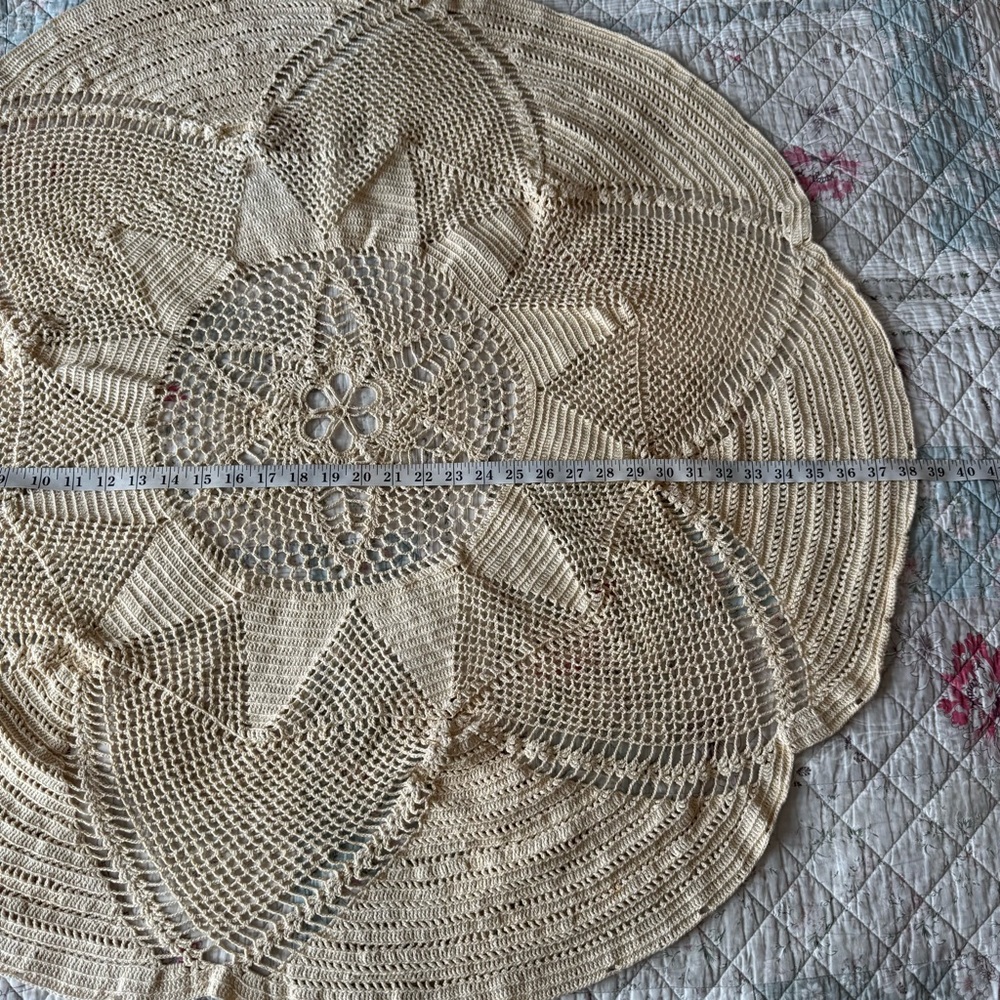 Vintage Handmade Round Crochet Lace Table Cover Cotton - Picture 7 of 9